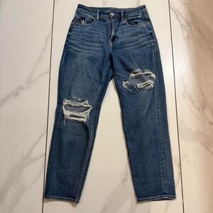 Vintage-inspired American Eagle blue high-waisted straight leg jean